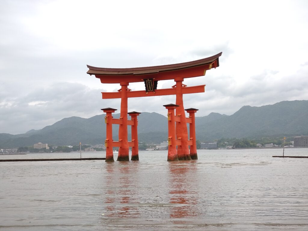 厳島神社の大鳥居